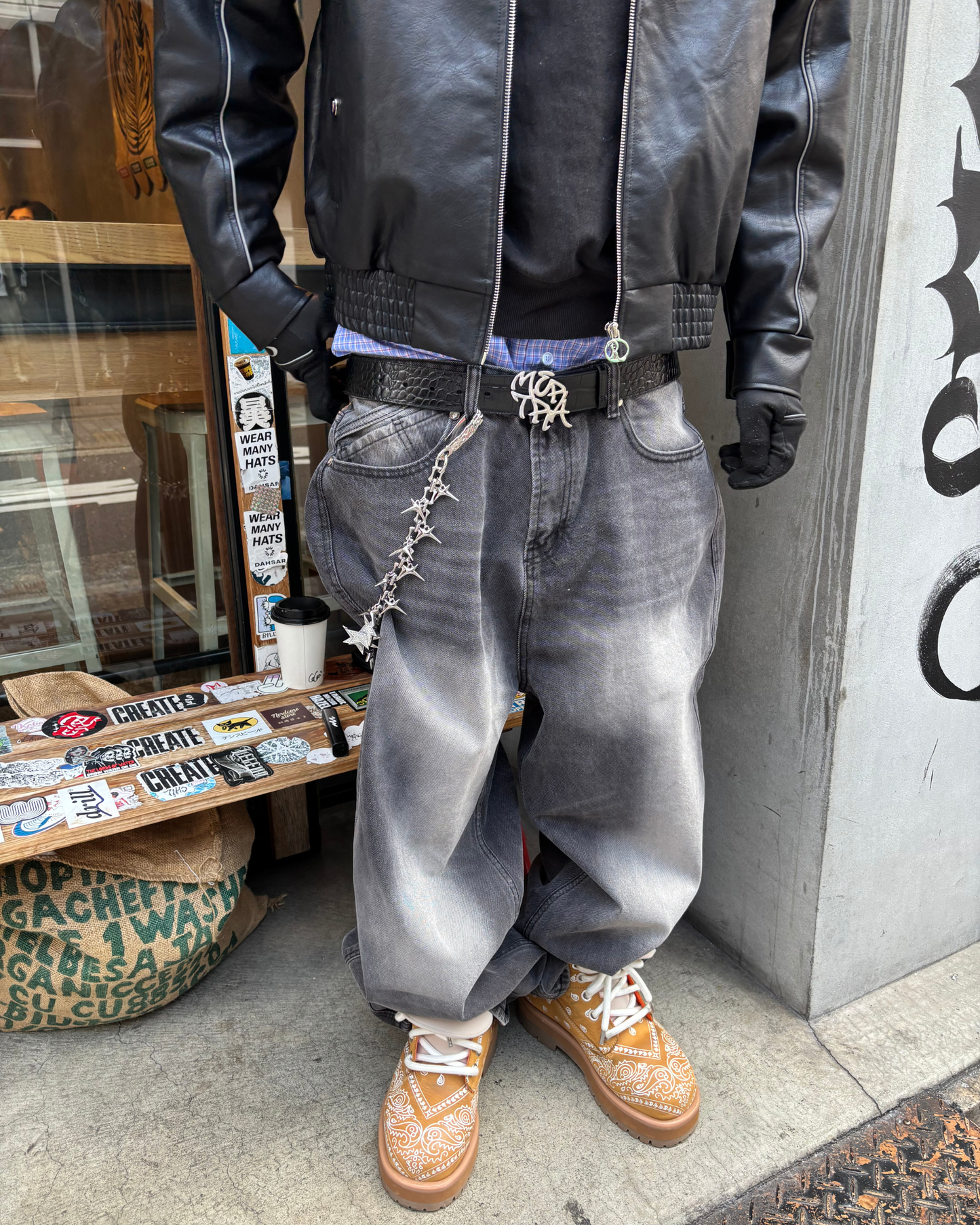 OUTFIT LEDERJACKE + BAGGY JEANS
