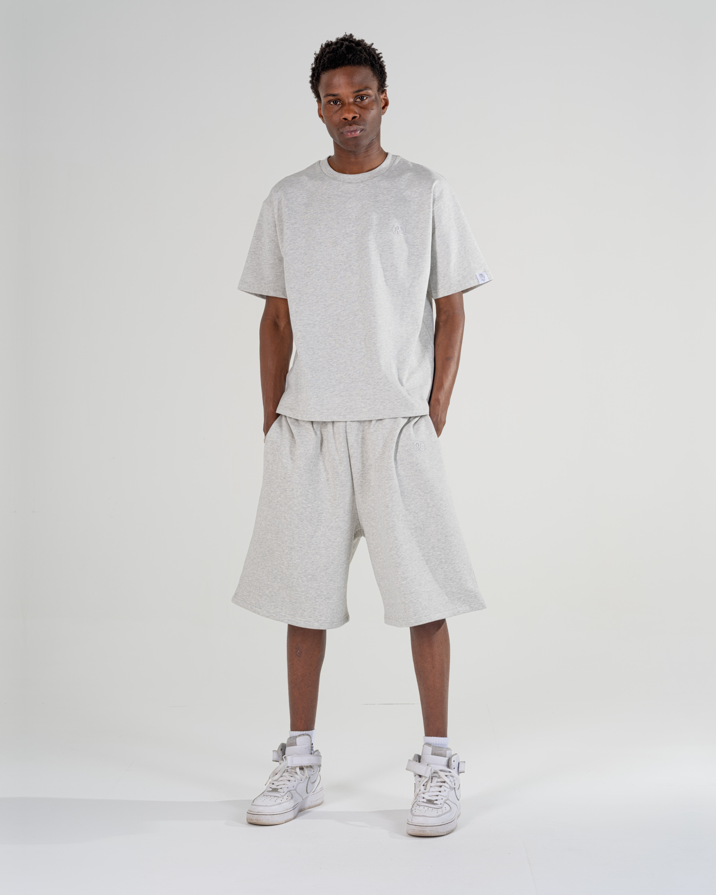 PREMIUM TEE [GRAU]