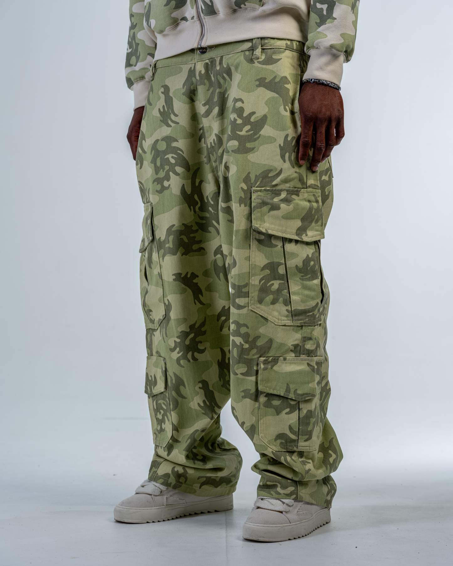 PANTALON CARGO CAMO [MILITARY GREEN]