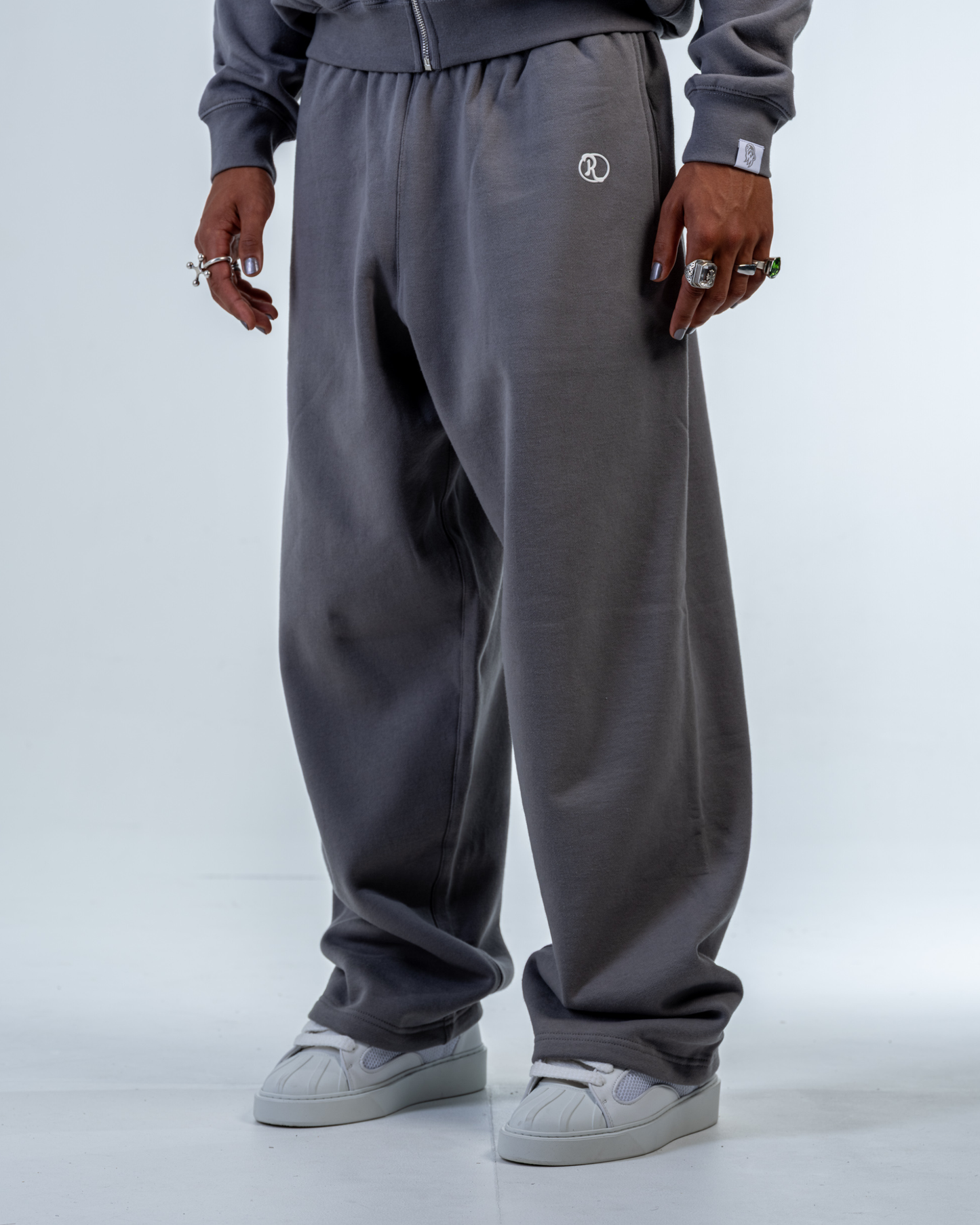 PANTALON JOGGER BAGGY [STONE GREY]