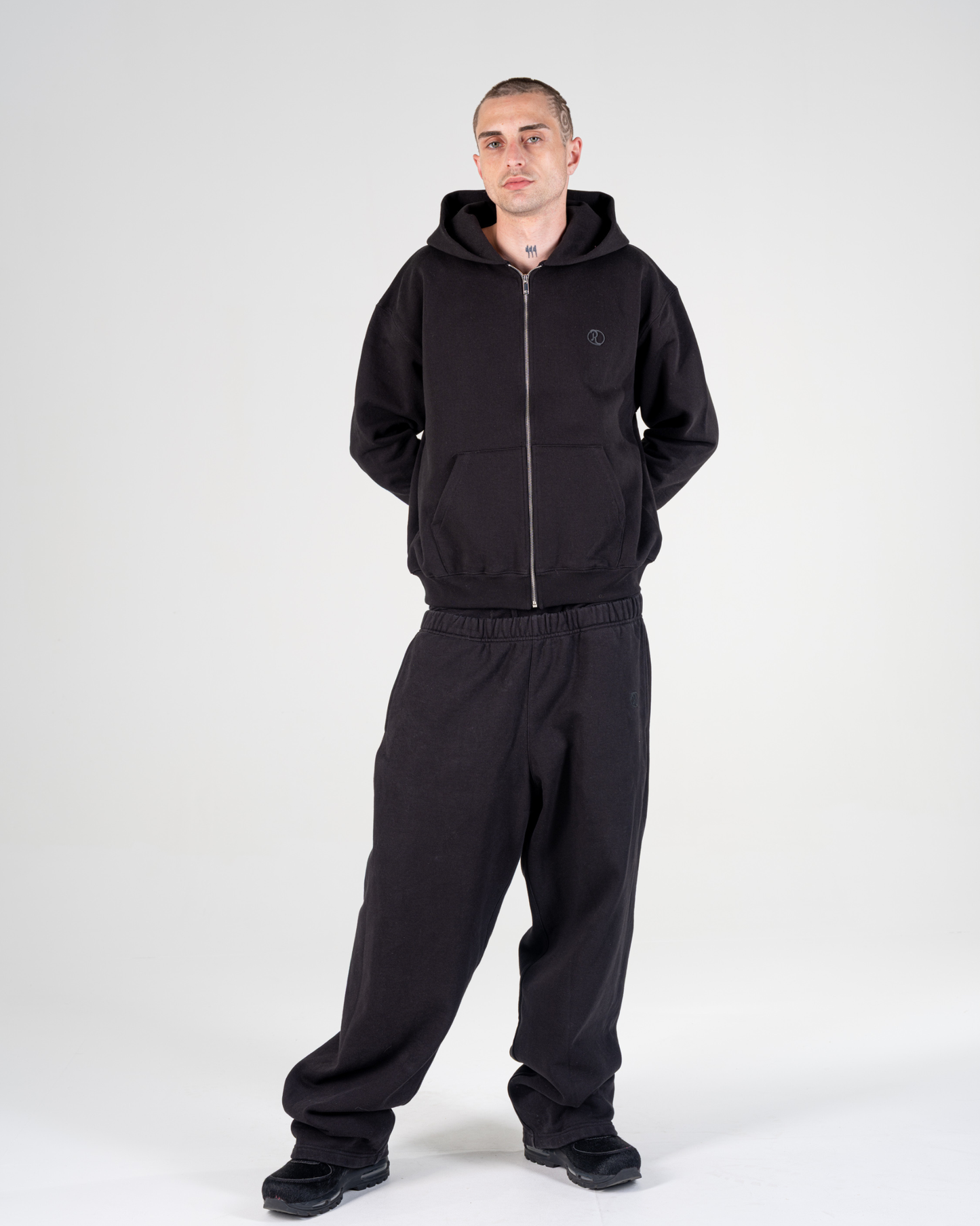 ZIP UP HOODIE [BLACK]