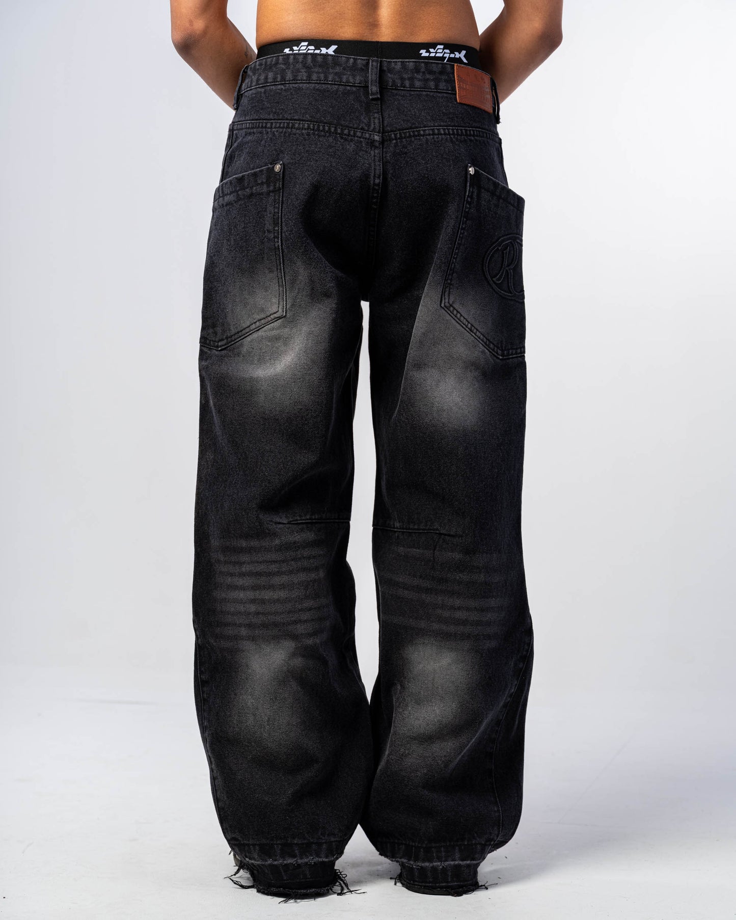 BAGGY FLARE JEANS [SCHWARZ]